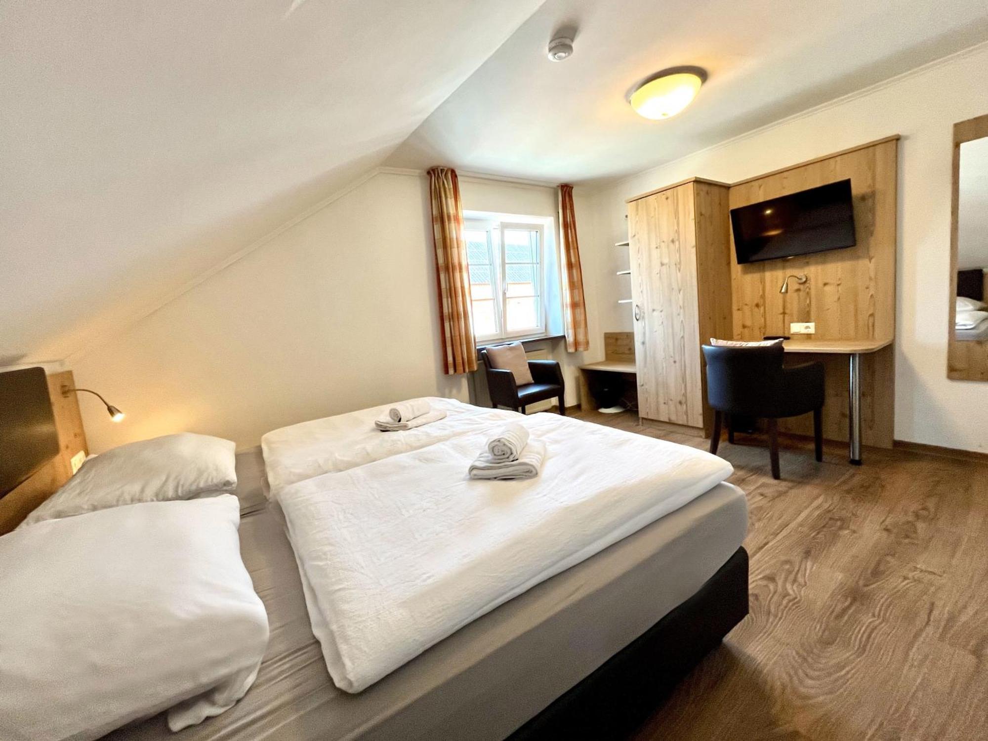 Gastwirtschaft & Hotel Doll Markt Indersdorf Room photo
