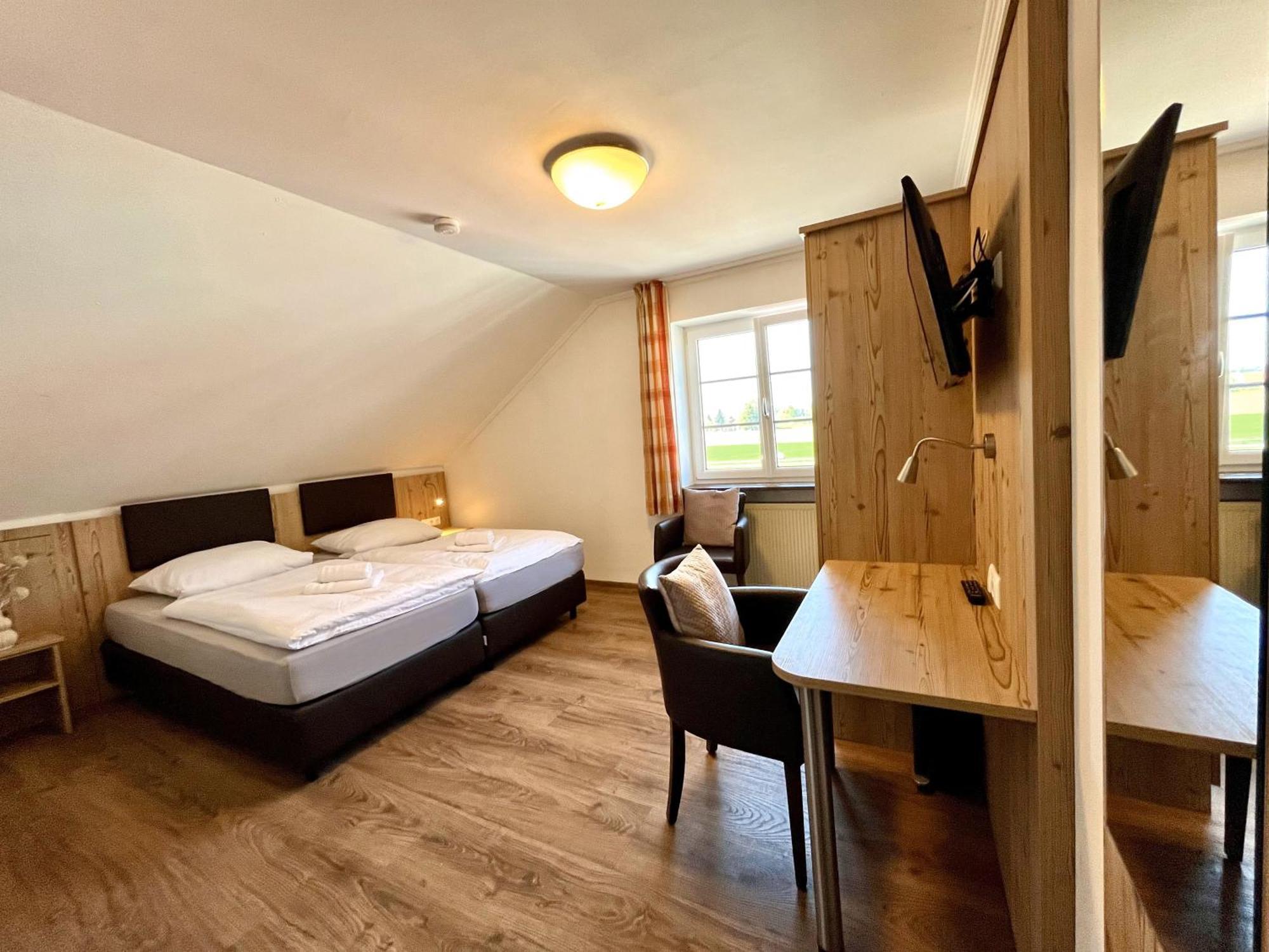 Gastwirtschaft & Hotel Doll Markt Indersdorf Room photo